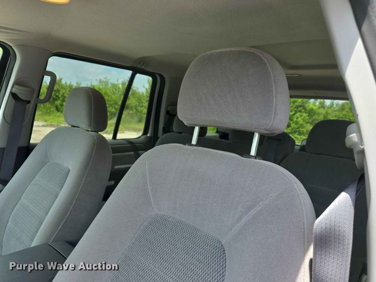 image for item FH6172 2004 Ford Explorer XLT SUV