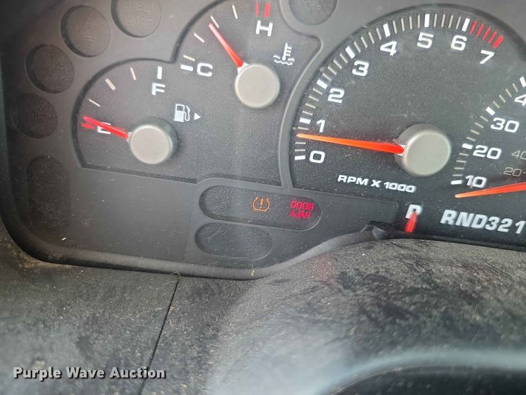 image for item FH6172 2004 Ford Explorer XLT SUV
