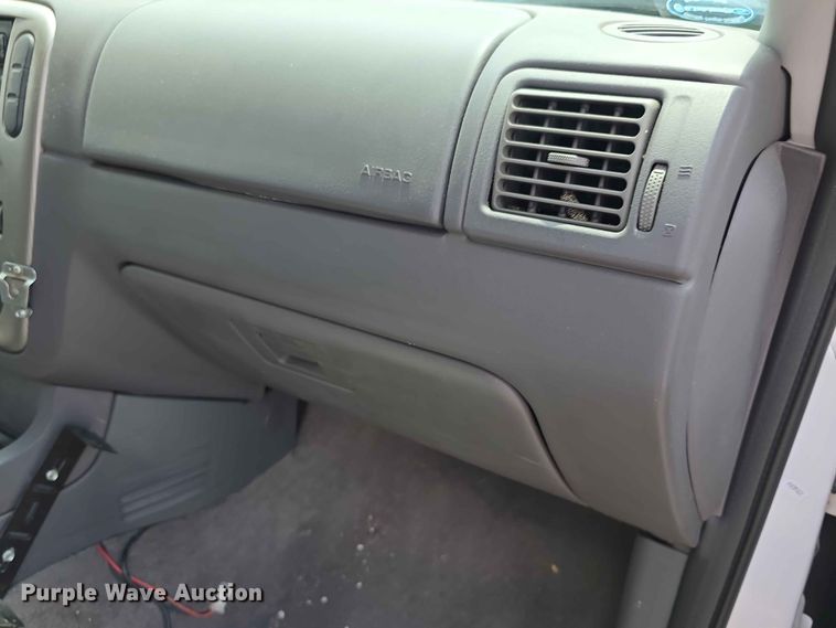 image for item FH6172 2004 Ford Explorer XLT SUV