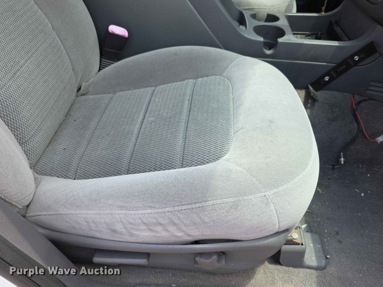 image for item FH6172 2004 Ford Explorer XLT SUV