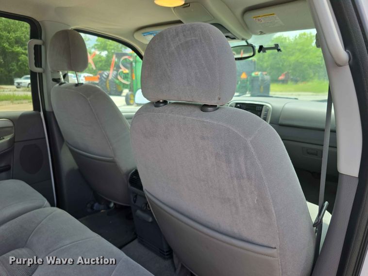 image for item FH6172 2004 Ford Explorer XLT SUV