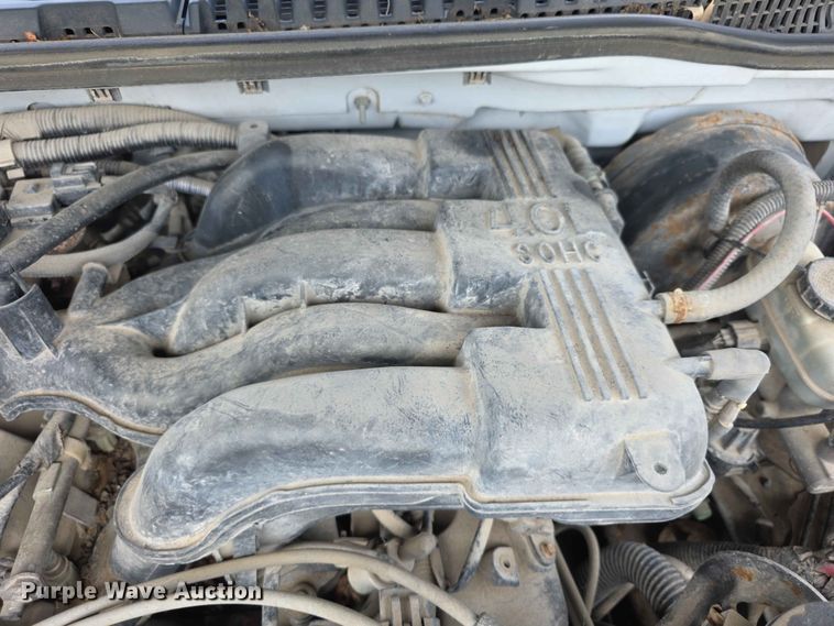 image for item FH6172 2004 Ford Explorer XLT SUV