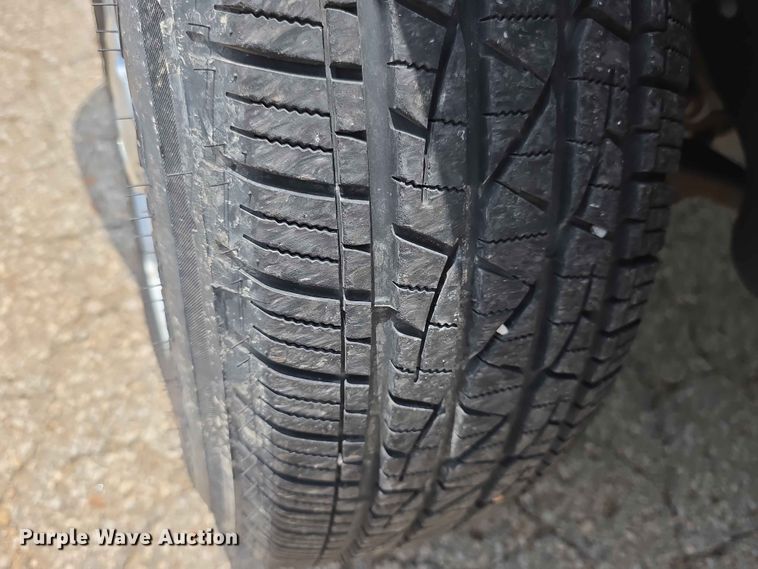 image for item FH6172 2004 Ford Explorer XLT SUV