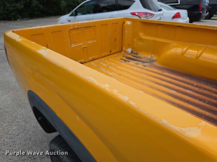 image for item FH6174 2007 Chevrolet Colorado Crew Cab pickup truck