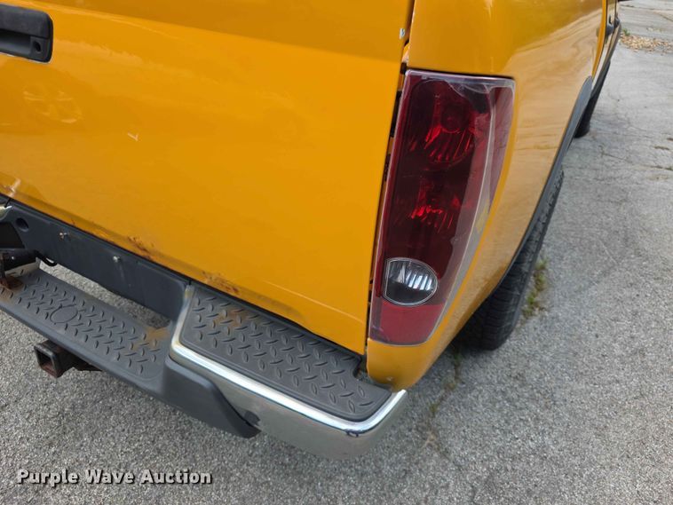 image for item FH6174 2007 Chevrolet Colorado Crew Cab pickup truck