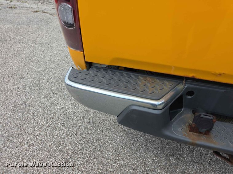 image for item FH6174 2007 Chevrolet Colorado Crew Cab pickup truck