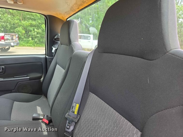 image for item FH6174 2007 Chevrolet Colorado Crew Cab pickup truck