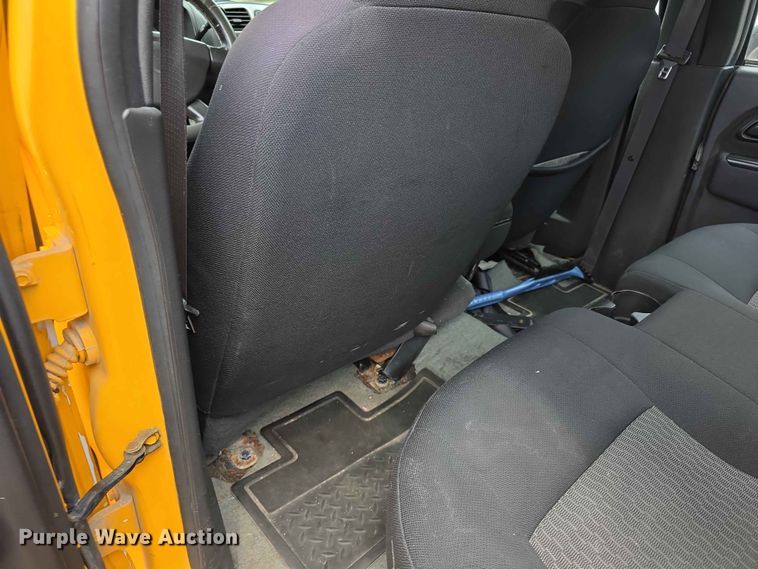 image for item FH6174 2007 Chevrolet Colorado Crew Cab pickup truck
