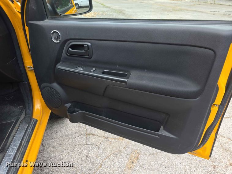 image for item FH6174 2007 Chevrolet Colorado Crew Cab pickup truck