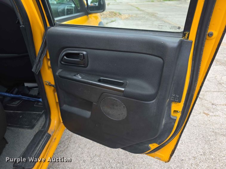 image for item FH6174 2007 Chevrolet Colorado Crew Cab pickup truck