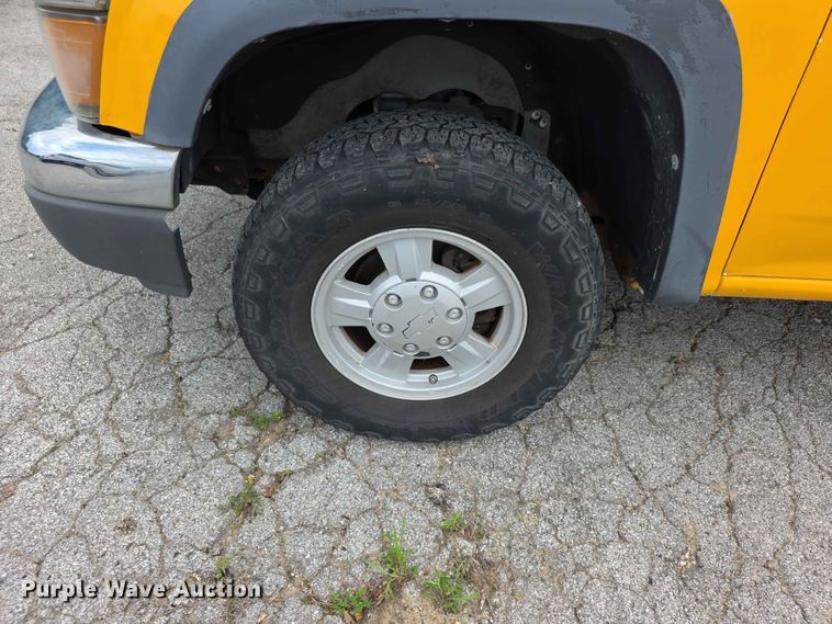 image for item FH6174 2007 Chevrolet Colorado Crew Cab pickup truck