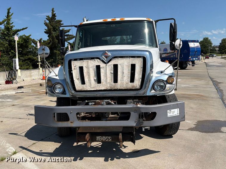 image for item FH6189 2012 International 7300 flatbed truck