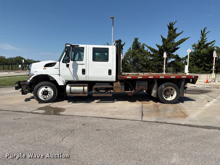 image for item FH6189 2012 International 7300 flatbed truck
