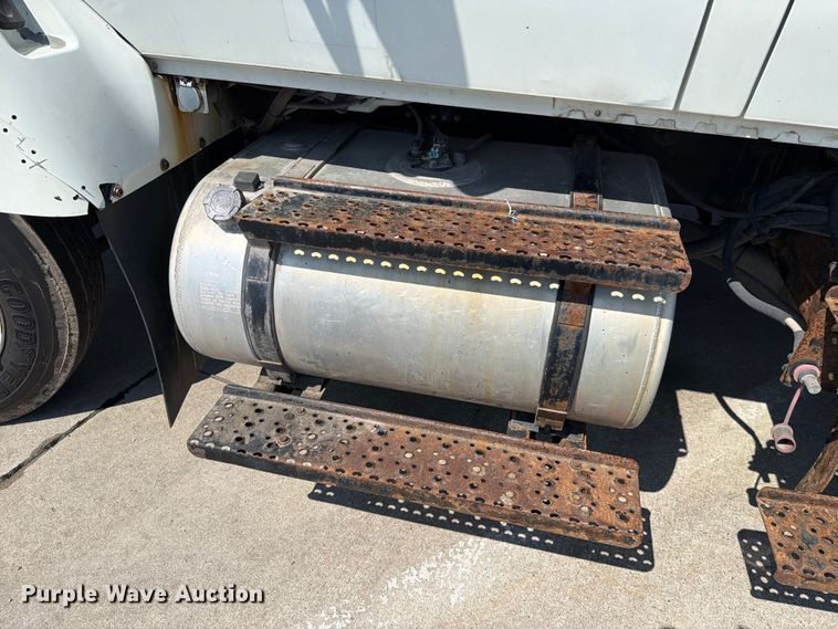 image for item FH6189 2012 International 7300 flatbed truck