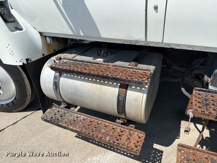 image for item FH6189 2012 International 7300 flatbed truck