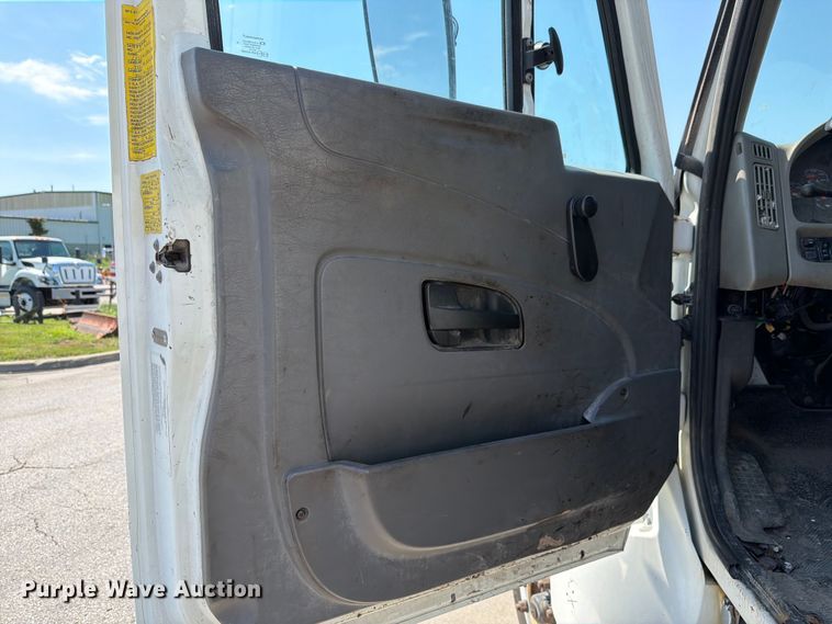 image for item FH6189 2012 International 7300 flatbed truck