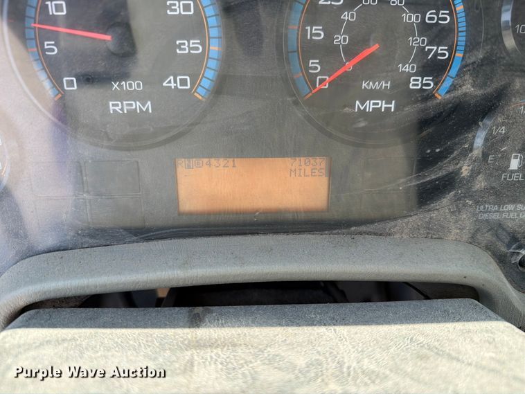 image for item FH6189 2012 International 7300 flatbed truck