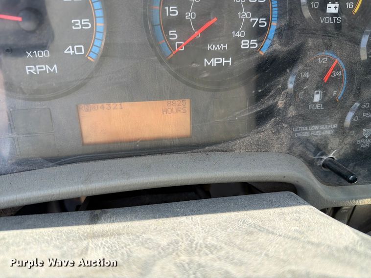image for item FH6189 2012 International 7300 flatbed truck