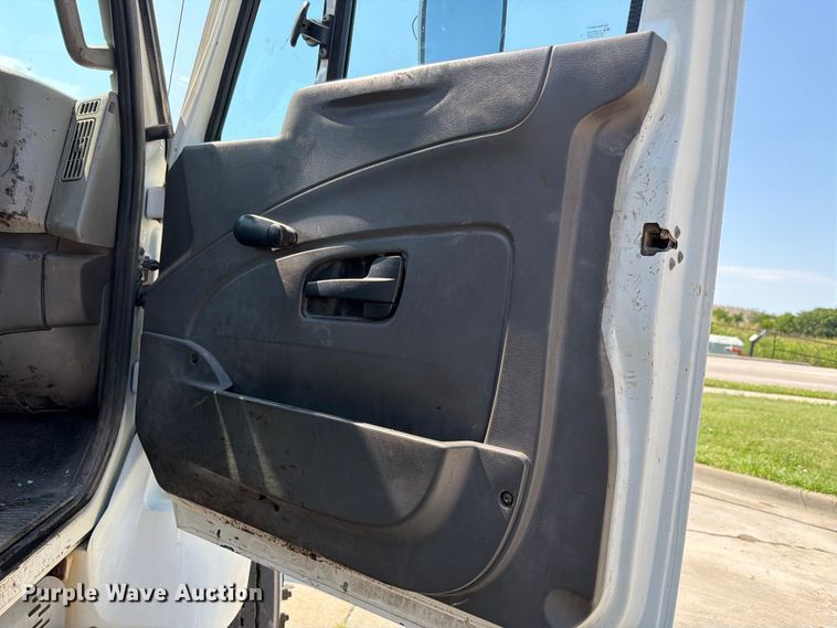 image for item FH6189 2012 International 7300 flatbed truck