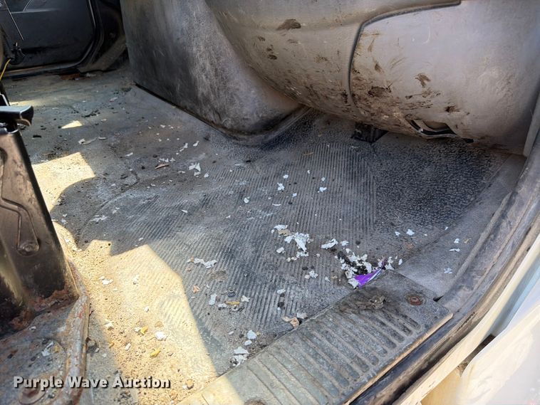 image for item FH6189 2012 International 7300 flatbed truck