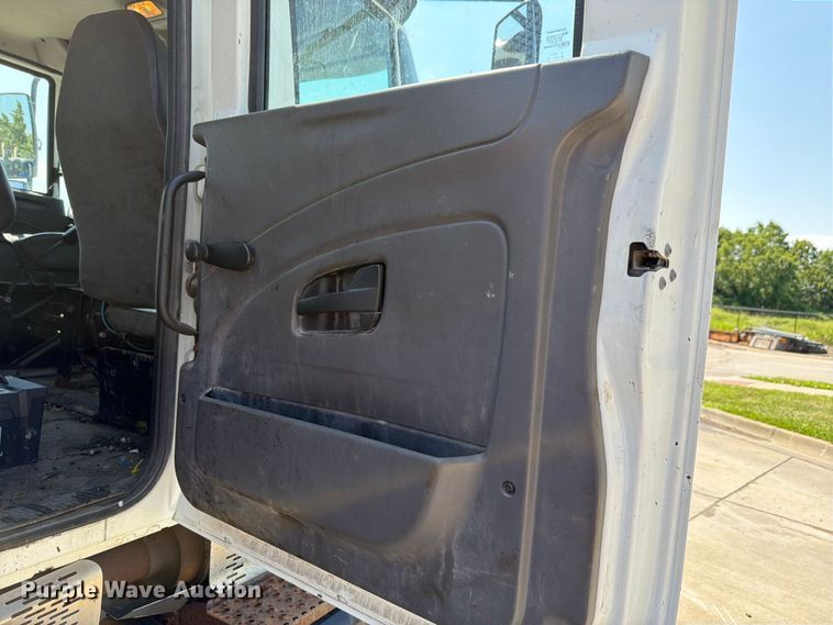 image for item FH6189 2012 International 7300 flatbed truck