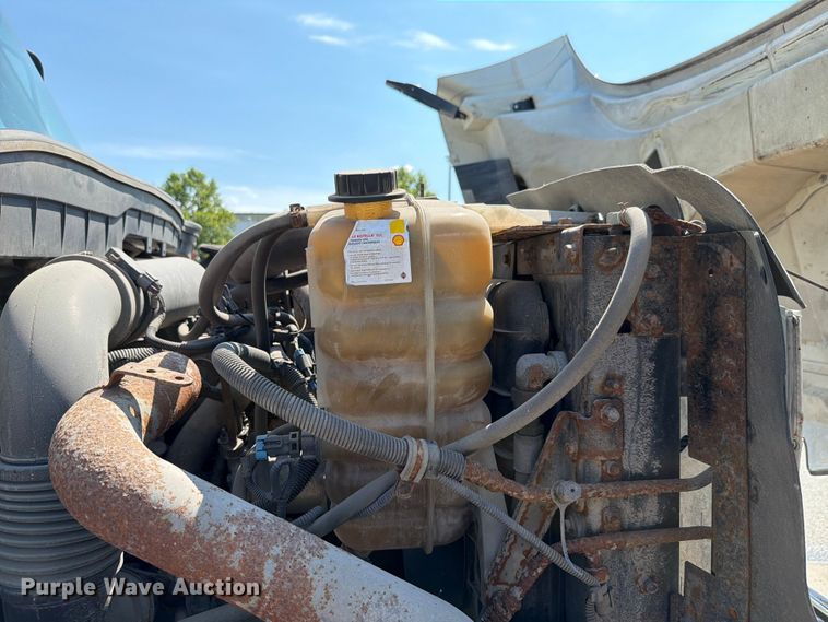 image for item FH6189 2012 International 7300 flatbed truck