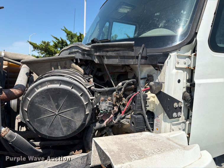image for item FH6189 2012 International 7300 flatbed truck