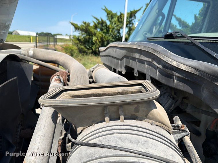 image for item FH6189 2012 International 7300 flatbed truck