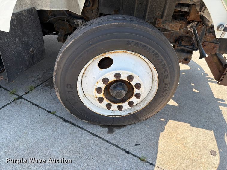 image for item FH6189 2012 International 7300 flatbed truck