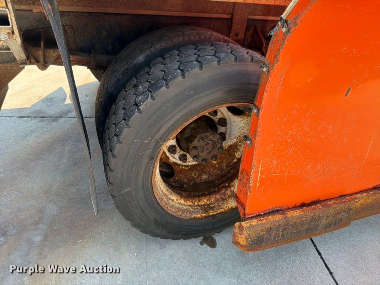 image for item FH6189 2012 International 7300 flatbed truck