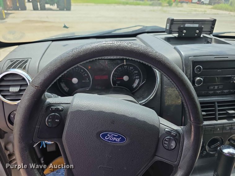 image for item FH6207 2008 Ford Explorer SUV