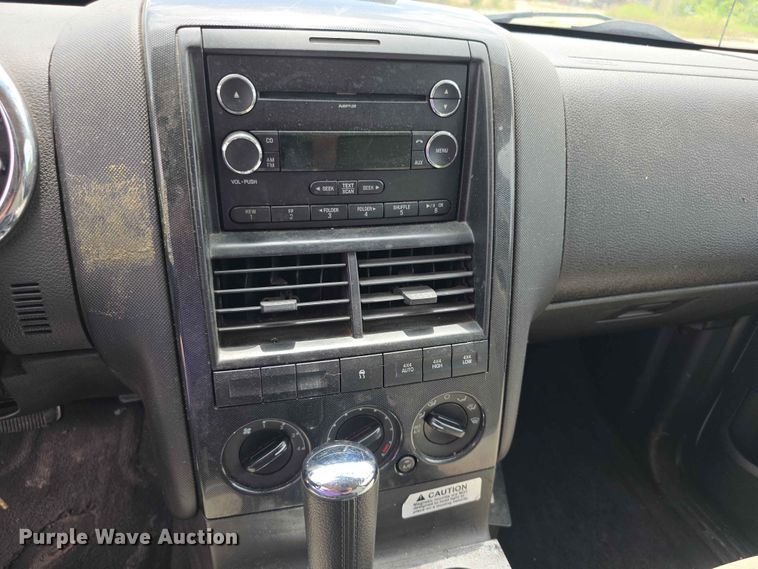 image for item FH6207 2008 Ford Explorer SUV