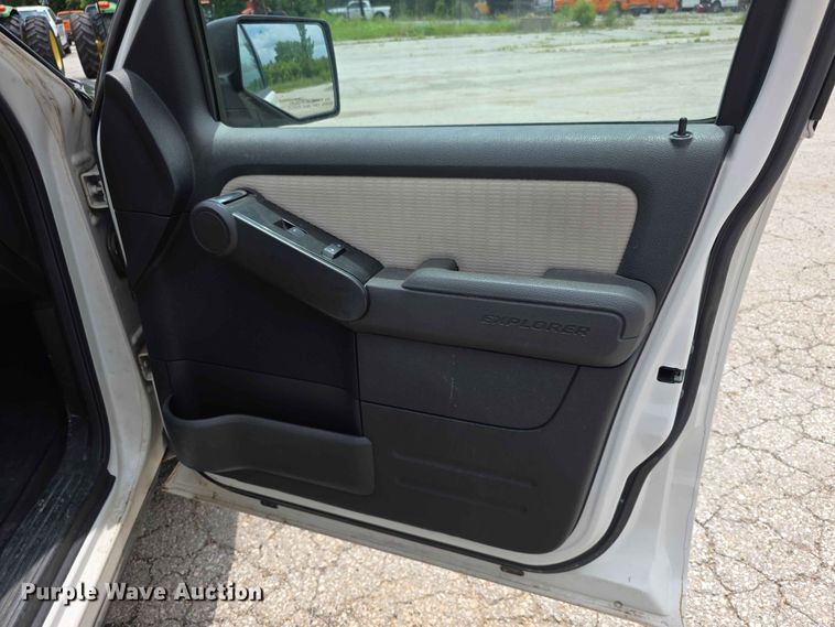 image for item FH6207 2008 Ford Explorer SUV