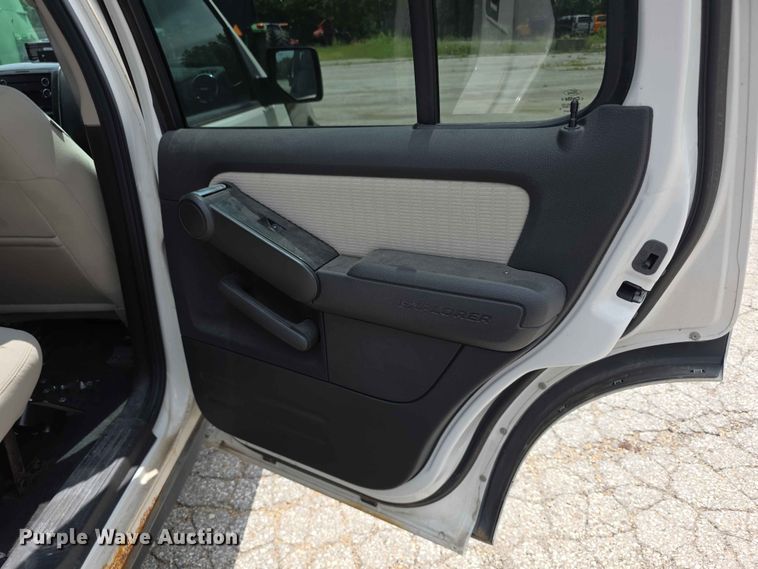 image for item FH6207 2008 Ford Explorer SUV