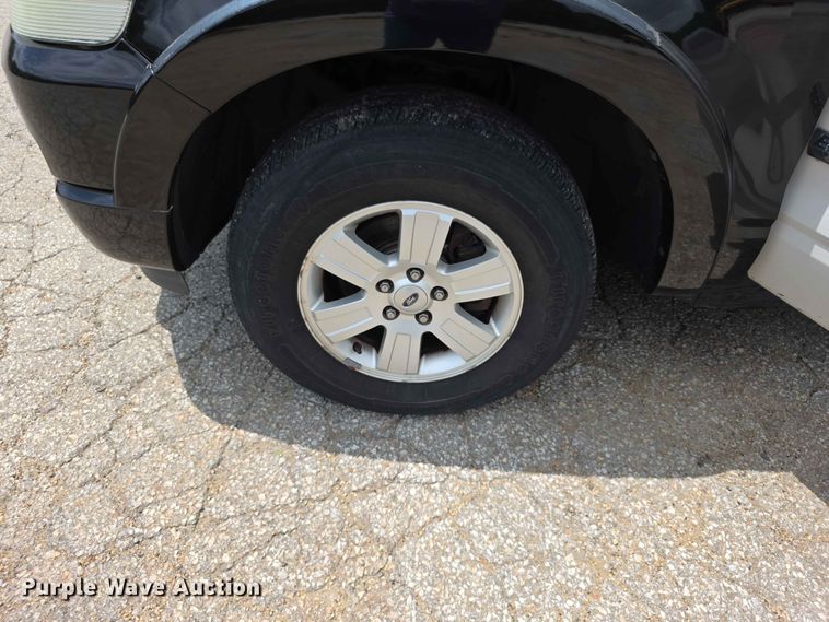 image for item FH6207 2008 Ford Explorer SUV