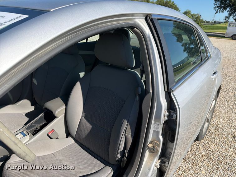 image for item FH6266 2011 Chevrolet Malibu LT 