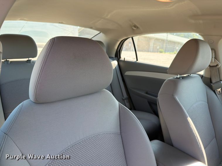 image for item FH6266 2011 Chevrolet Malibu LT 