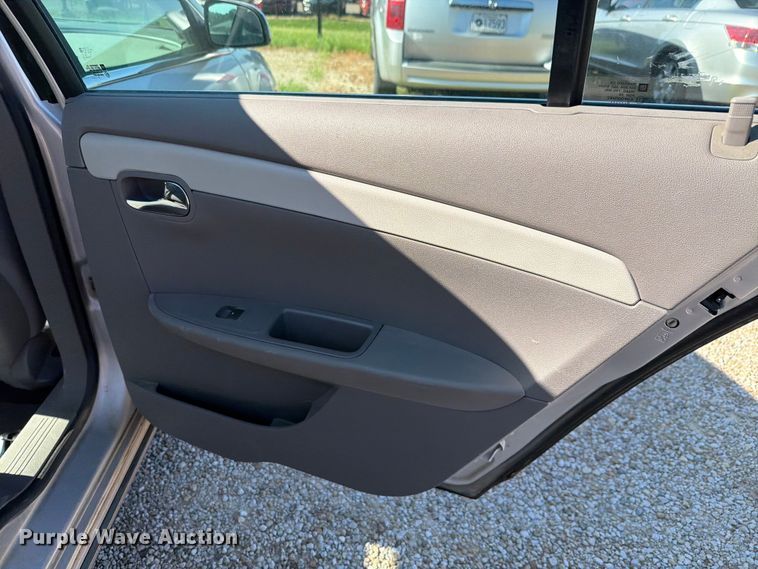 image for item FH6266 2011 Chevrolet Malibu LT 