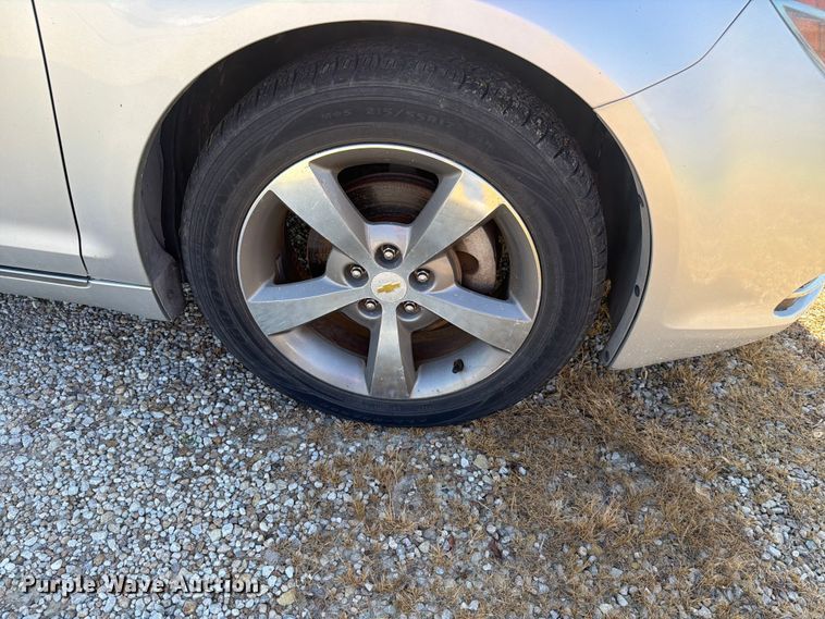 image for item FH6266 2011 Chevrolet Malibu LT 