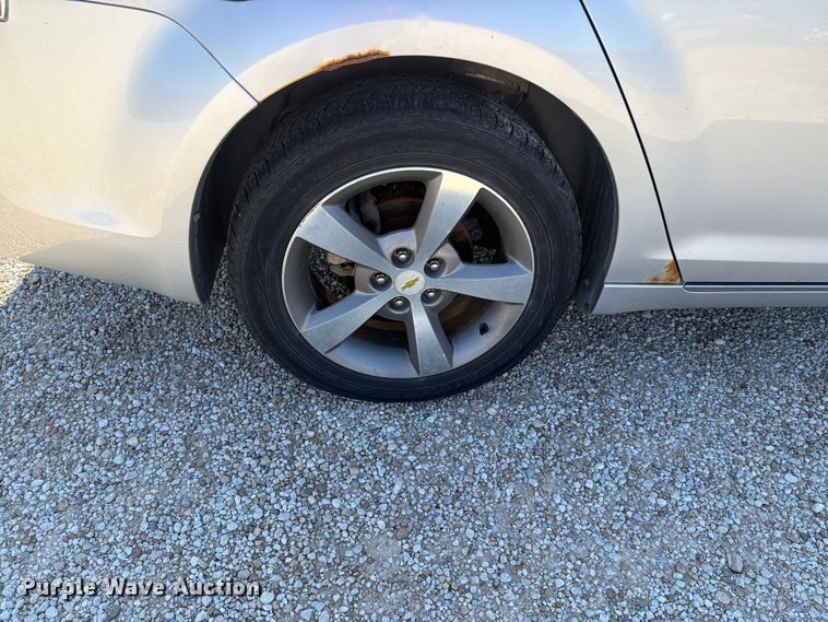 image for item FH6266 2011 Chevrolet Malibu LT 