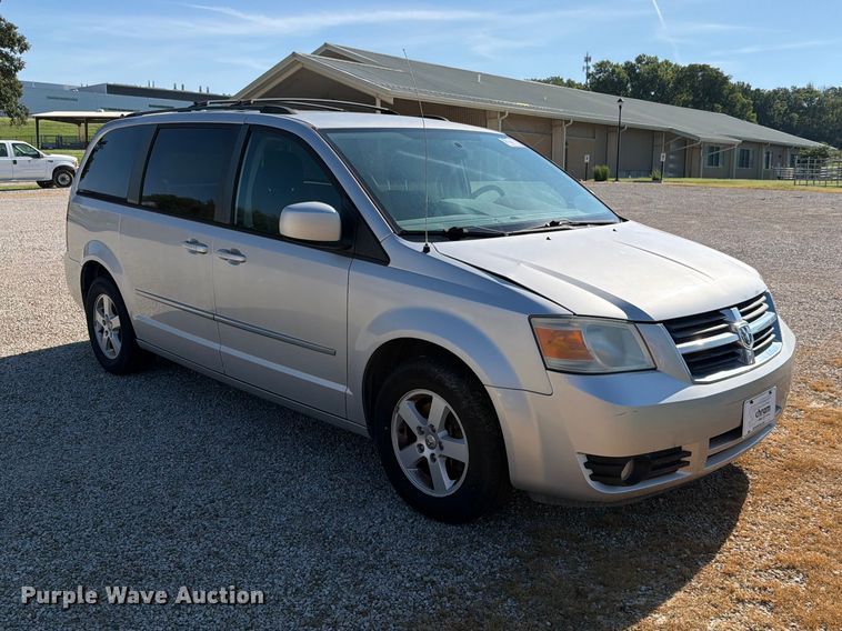 image for item FH6267 2010 Dodge Grand Caravan SXT van