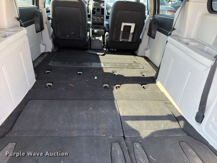 image for item FH6267 2010 Dodge Grand Caravan SXT van
