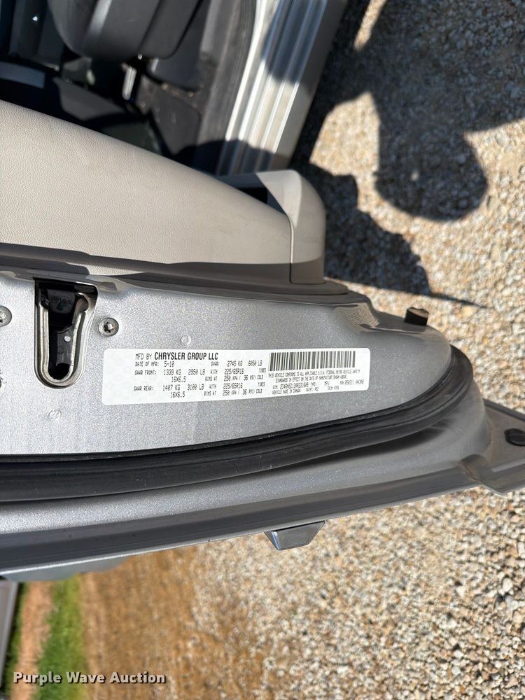 image for item FH6267 2010 Dodge Grand Caravan SXT van