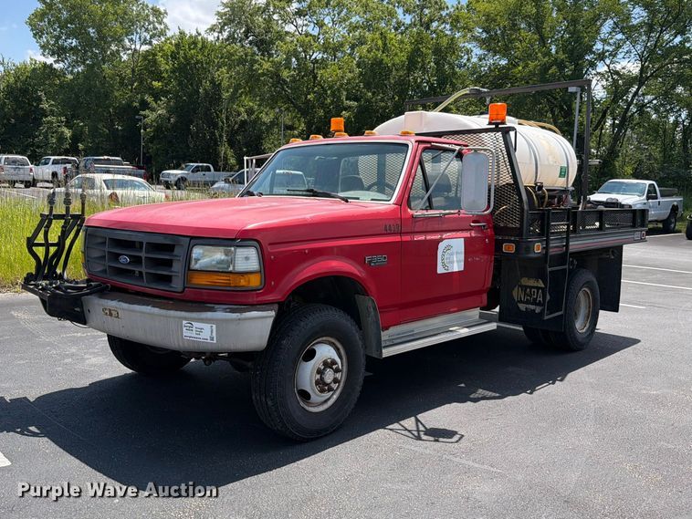 Photo of a 1994 Ford F350 XL