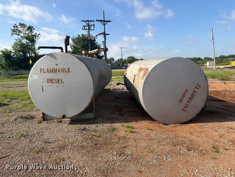 image for item FI0252 (2) fuel tanks