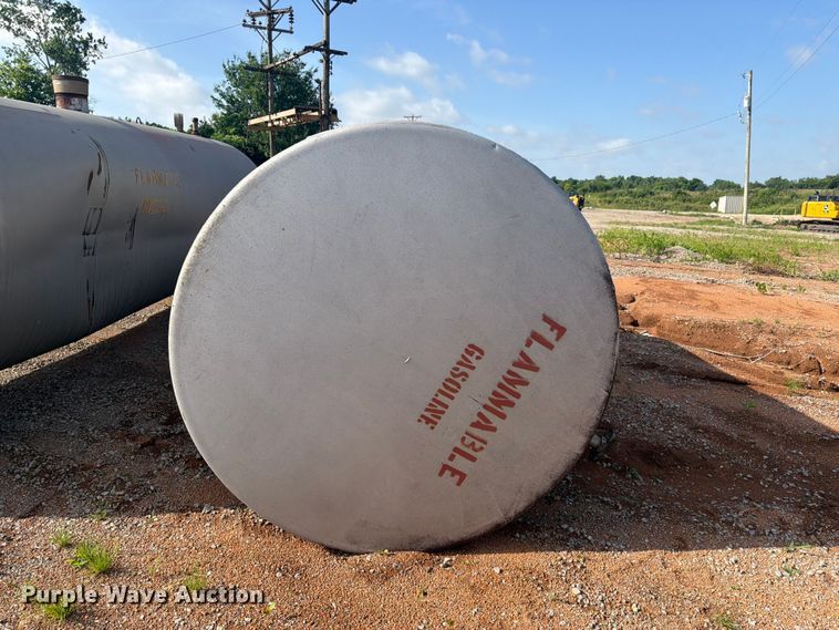 image for item FI0252 (2) fuel tanks