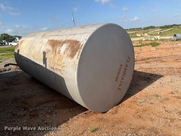 image for item FI0252 (2) fuel tanks