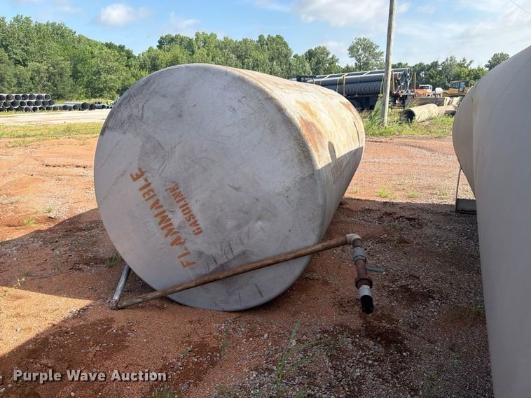 image for item FI0252 (2) fuel tanks