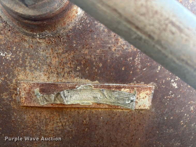 image for item FI0252 (2) fuel tanks