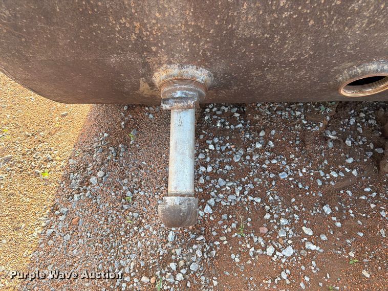 image for item FI0252 (2) fuel tanks